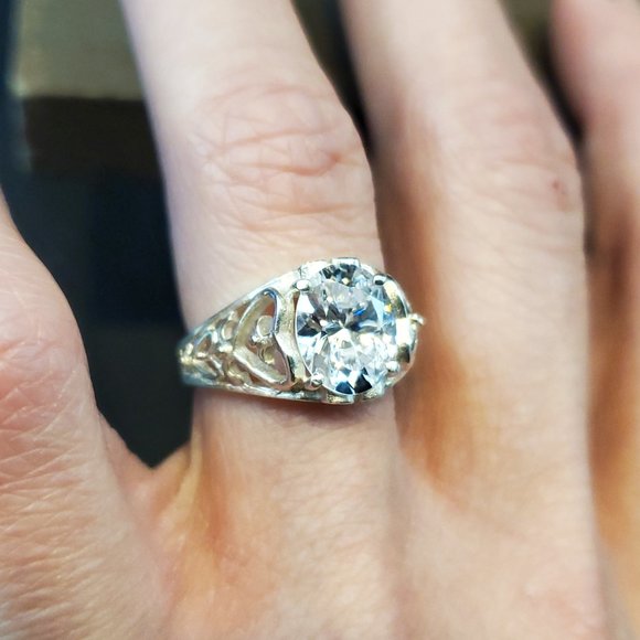 Size 7 925 Sterling Silver Brilliant Clear Cubic Zirconia Gem Ring - Picture 4 of 8